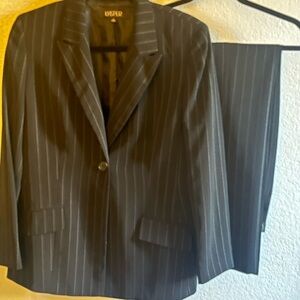 Kasper Woman’s Size 10 Charcoal Pinstripe Suit